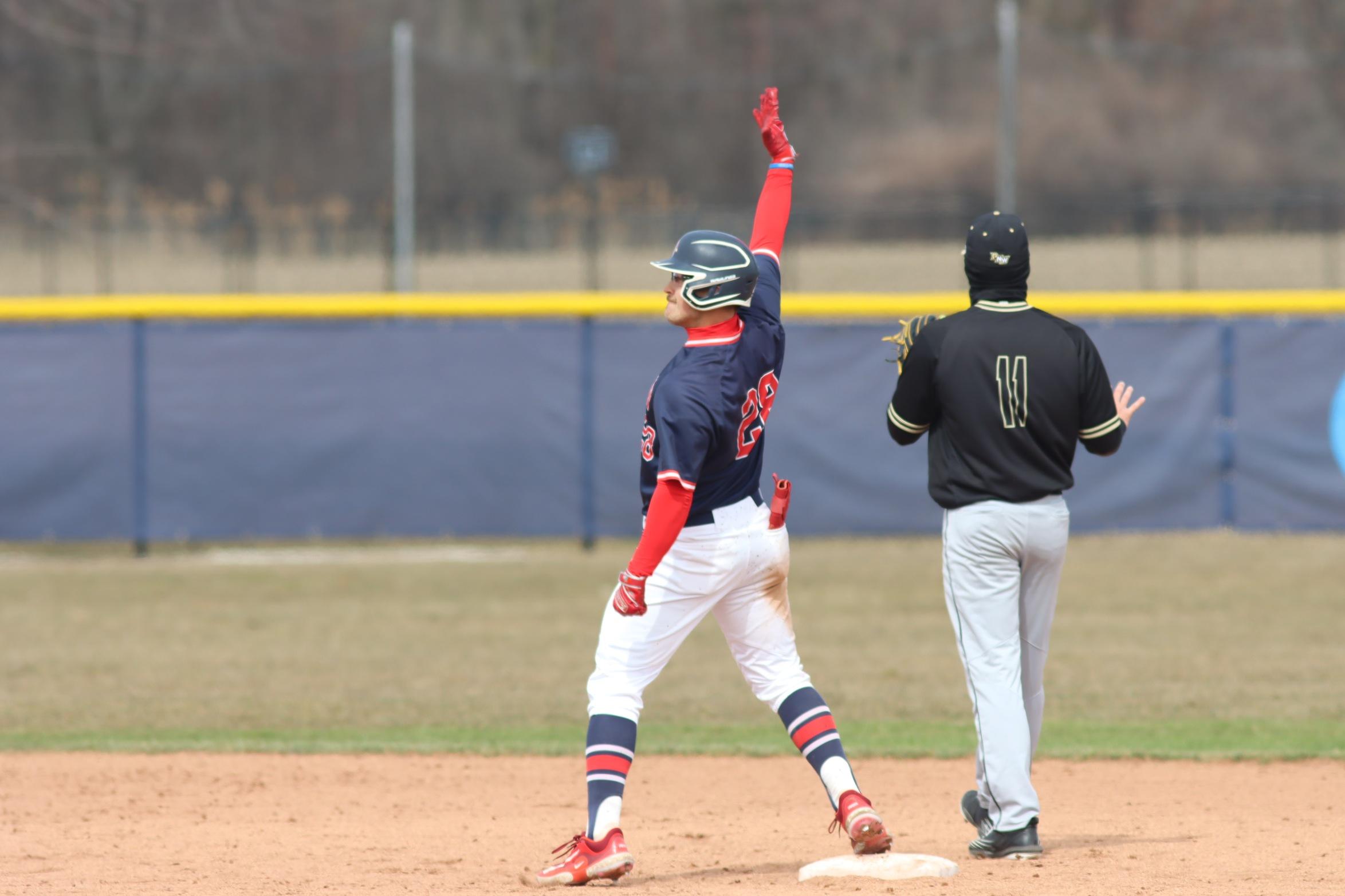 Twenty-Two Hits Lead Cardinals to Back-to-Back Wins