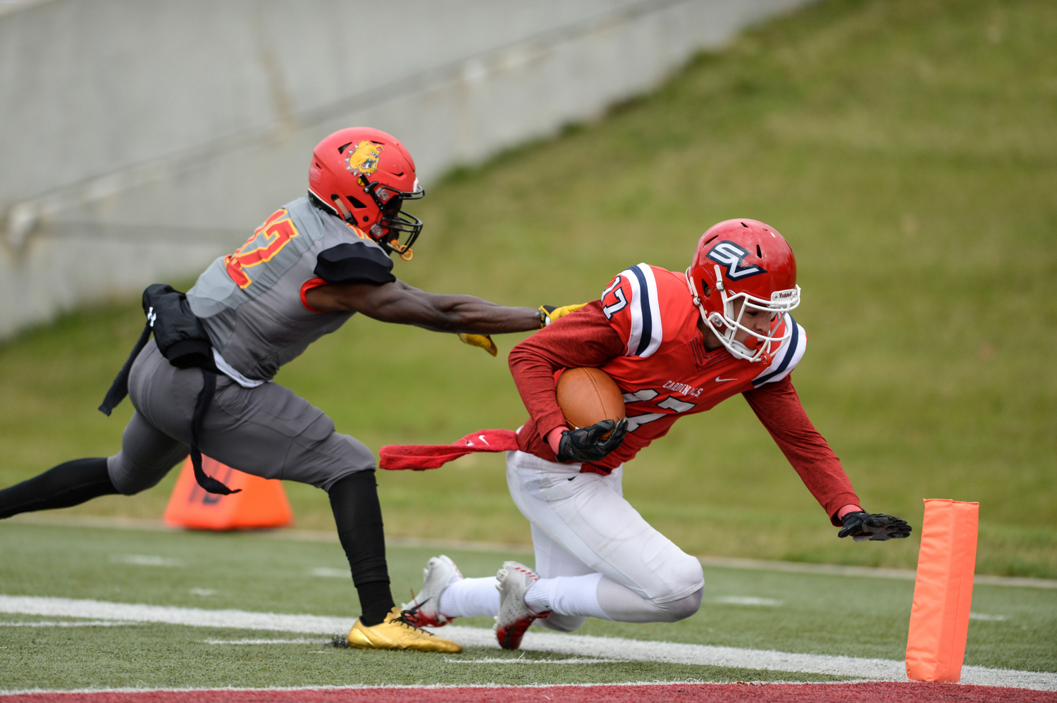 Football falls to No. 2 Ferris State, 28-14