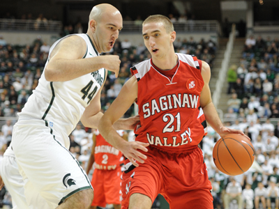 Cardinals Tame First Place Huskies, 77-71