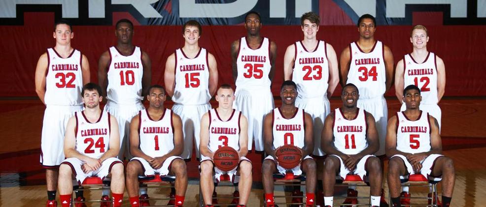 Men's Basketball Team Lends a Hand in the Community