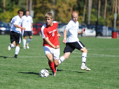 Cardinals Tame Pumas, 3-1