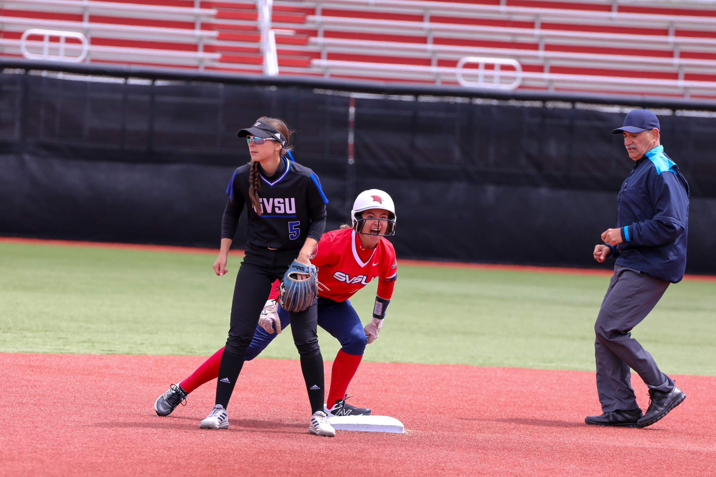 Cardinals Advance to Championship Day with Win over Lakers