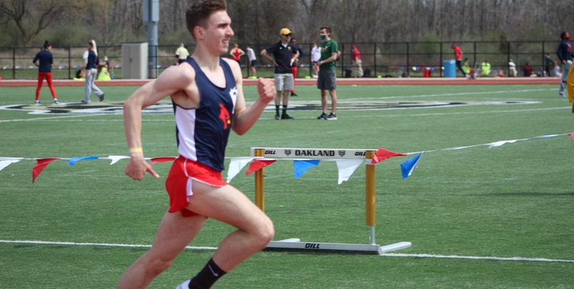 Cardinals capture numerous qualifying marks at Oakland