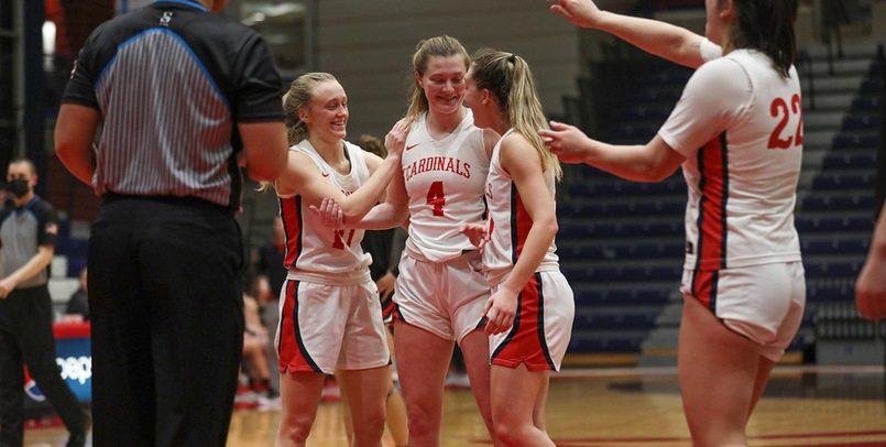 Maloney, Barrie score 1,000th, Cardinals hold off Panthers 65-57