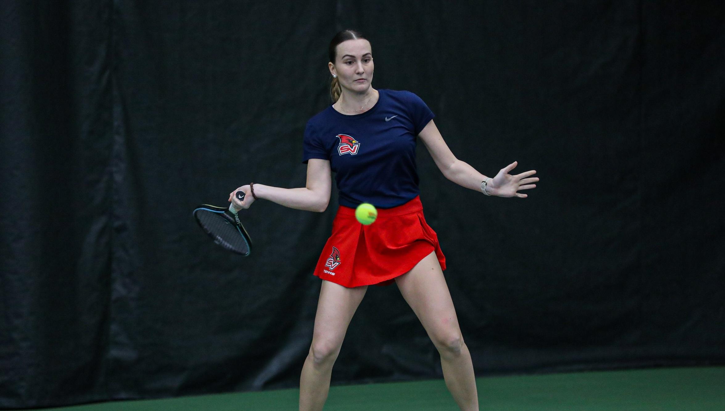 Tennis Splits on Final Day of Spring Break Trip