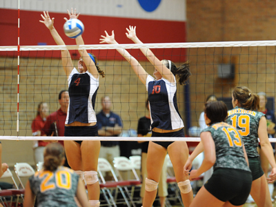 Volleyball Defeats Findlay, 3-0