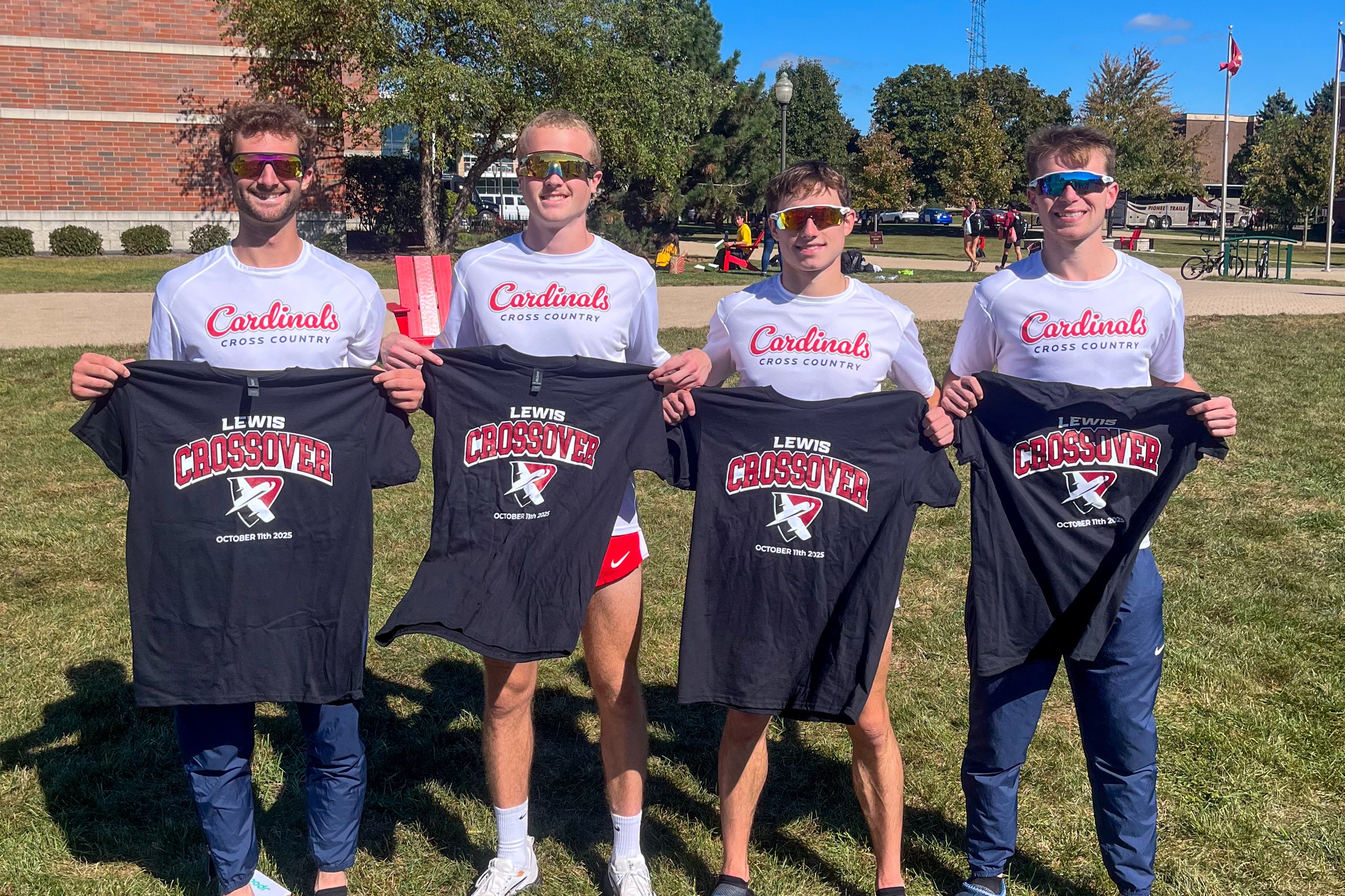 Men Highlight the Lewis Crossover with Runner-Up Finish